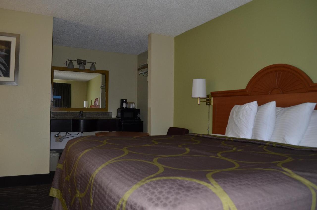 Budget Inn Williamsville Bagian luar foto