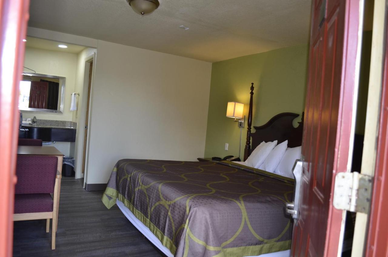 Budget Inn Williamsville Bagian luar foto