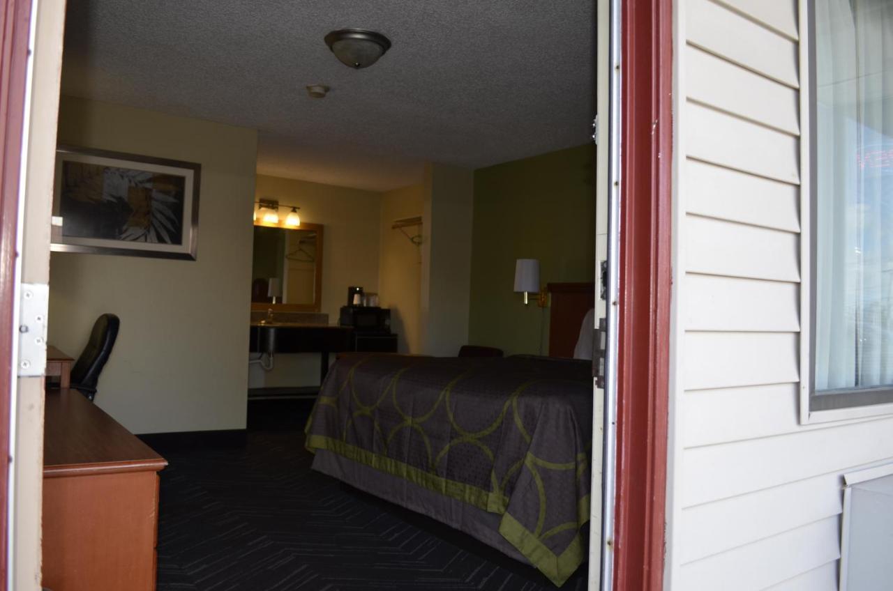 Budget Inn Williamsville Bagian luar foto