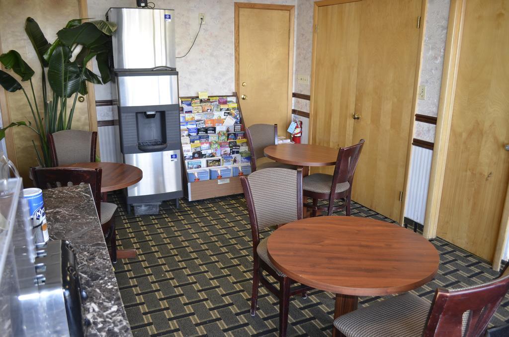 Budget Inn Williamsville Bagian luar foto