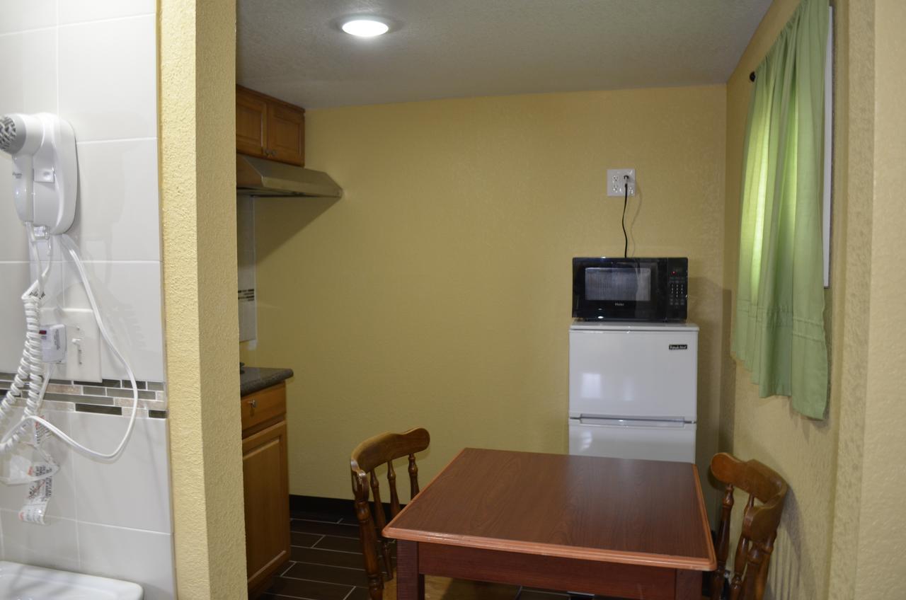 Budget Inn Williamsville Bagian luar foto