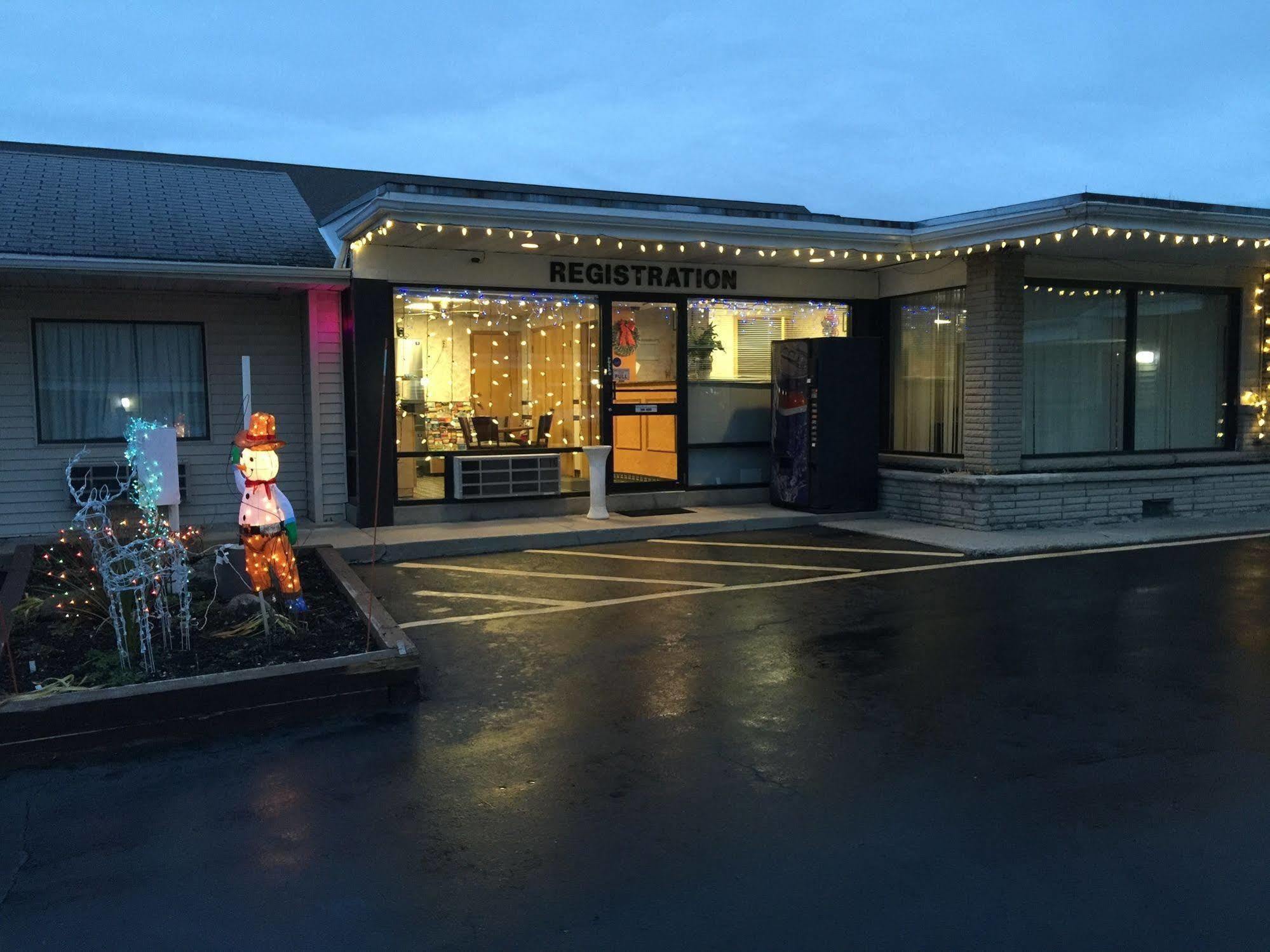 Budget Inn Williamsville Bagian luar foto