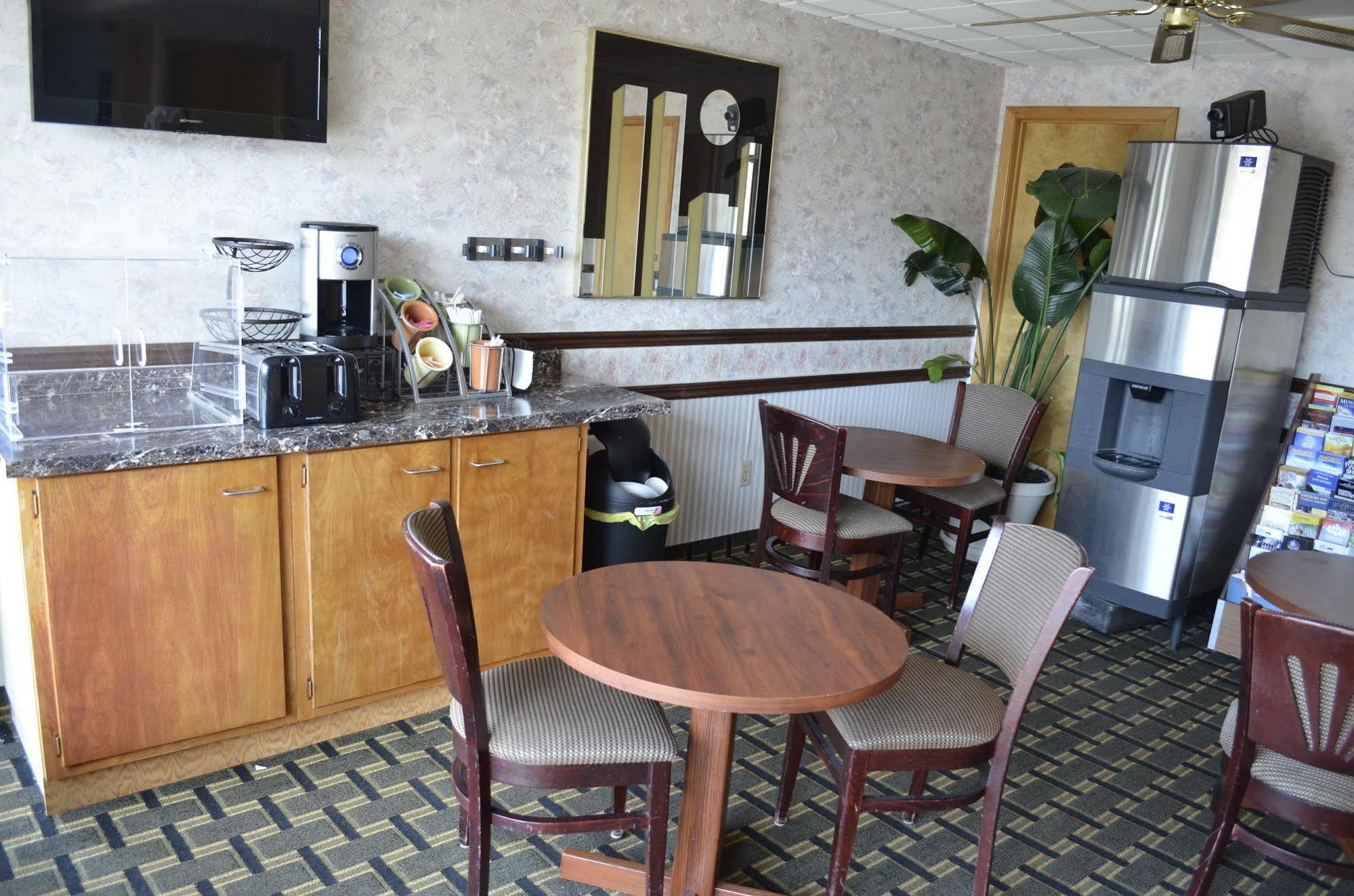 Budget Inn Williamsville Bagian luar foto
