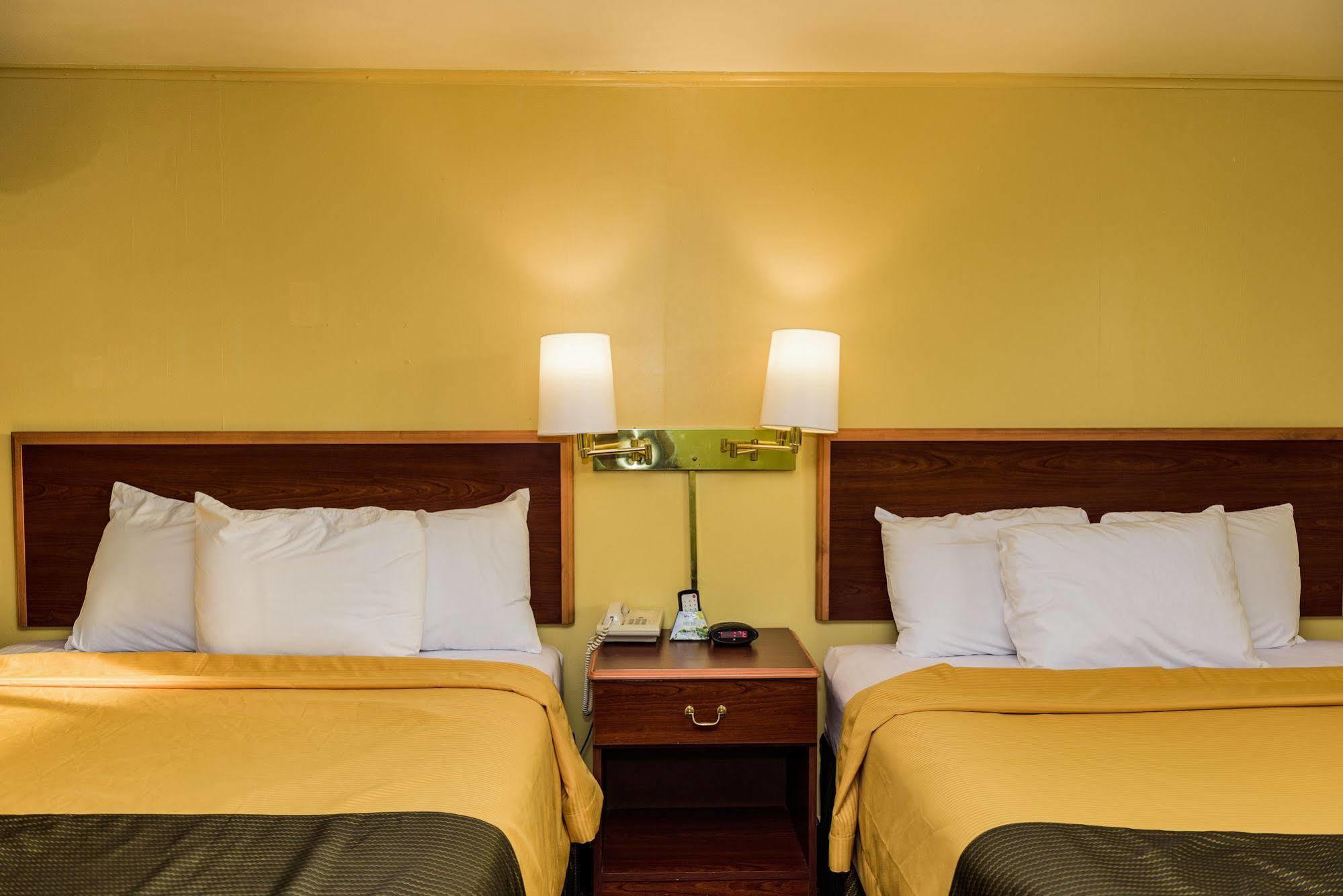 Budget Inn Williamsville Bagian luar foto