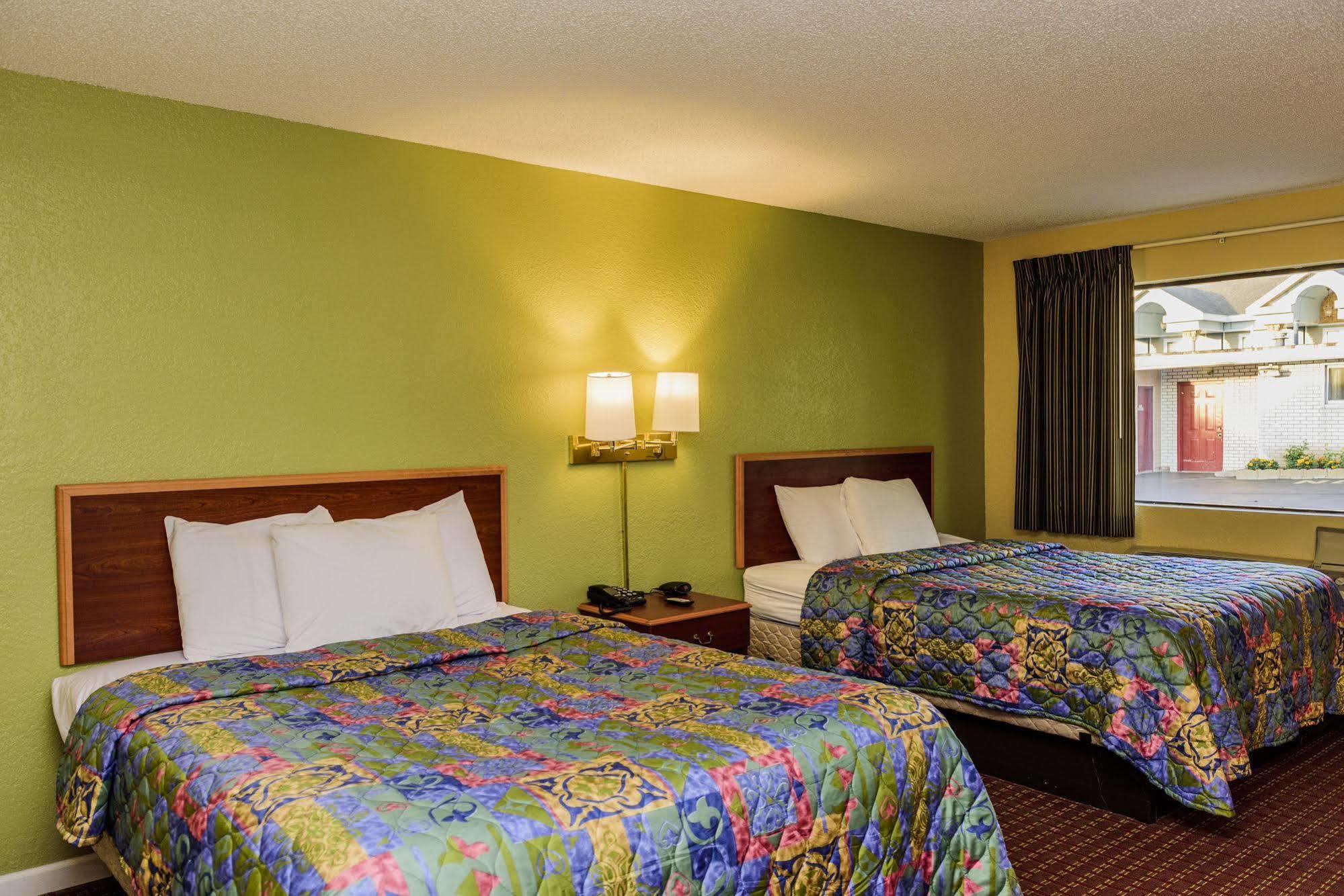 Budget Inn Williamsville Bagian luar foto