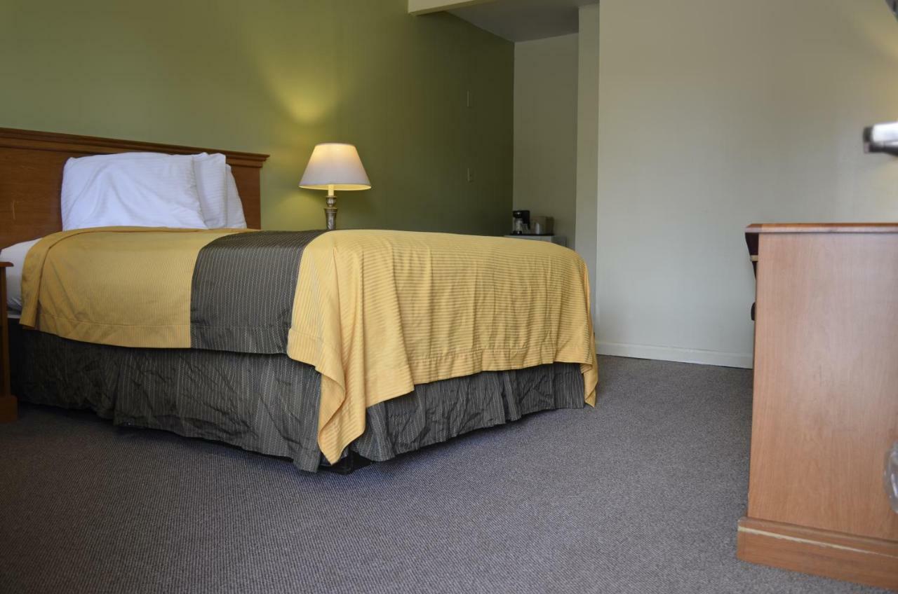 Budget Inn Williamsville Bagian luar foto