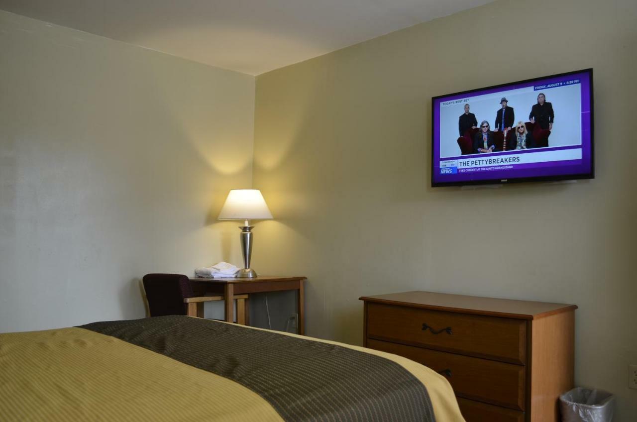 Budget Inn Williamsville Bagian luar foto