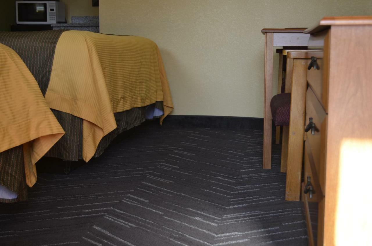 Budget Inn Williamsville Bagian luar foto
