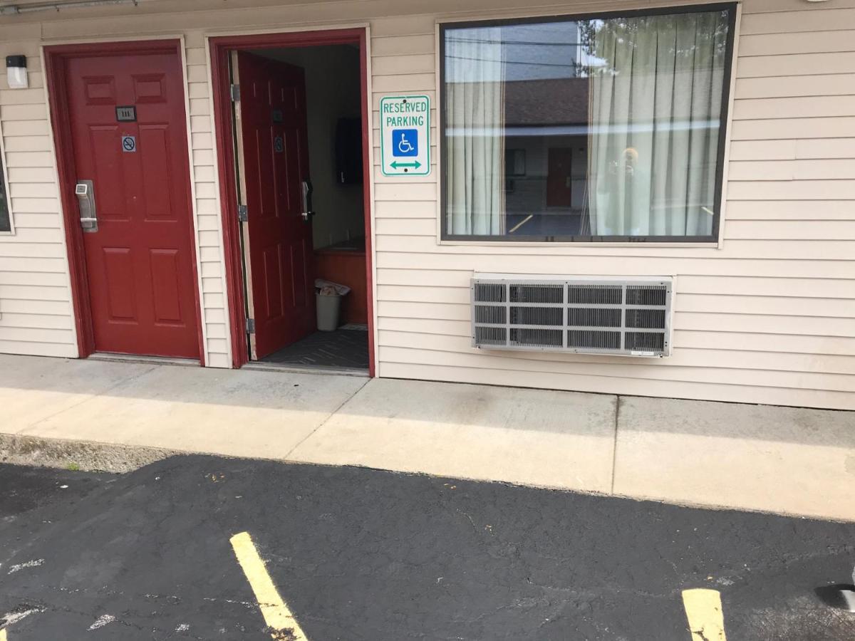 Budget Inn Williamsville Bagian luar foto